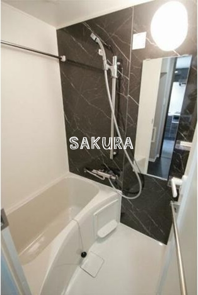 バス・シャワールーム　雨の日でも安心の浴室乾燥機付きです♪