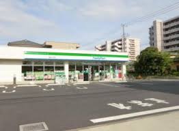 コンビニ　ファミリーマート 西新井二丁目店（コンビニ）まで42m