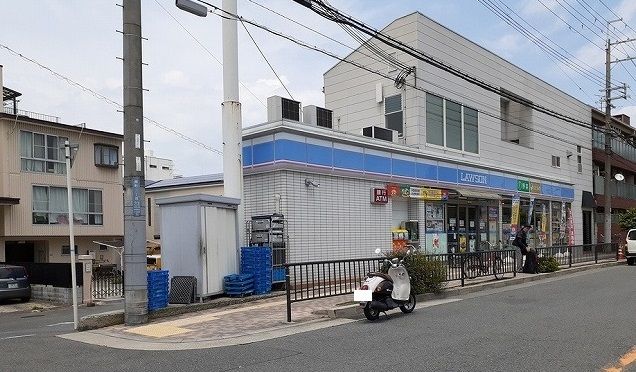 コンビニ　ローソン様（コンビニ）まで420m