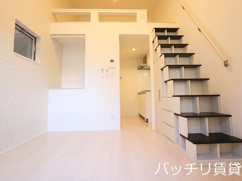 居室・リビング　同型タイプの為、現状を優先致します。