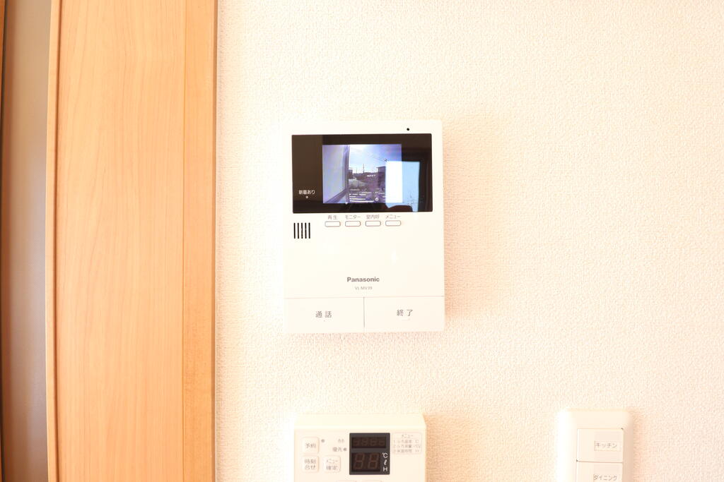 セキュリティ　インターホンは安心のモニター付き♪