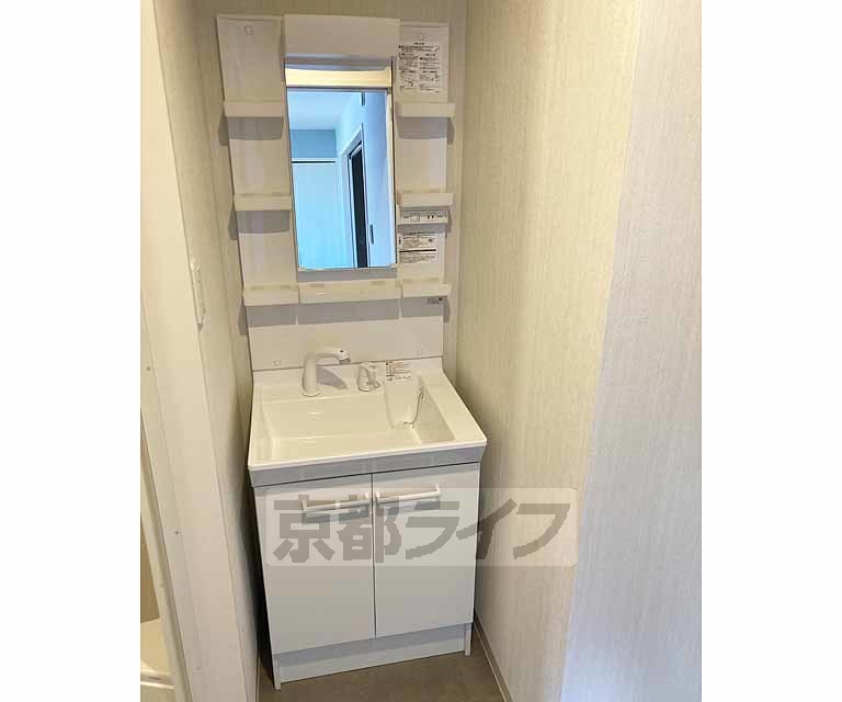 洗面設備　独立洗面台です・