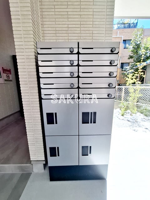 その他共有部分　外出の多い方でも安心の宅配ボックス付き♪