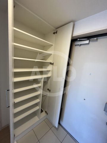 収納　エステムプラザ難波WESTリバークロス　シューズボックス