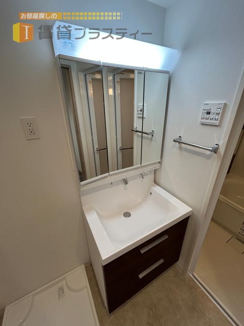 洗面設備　毎日使いますよね…独立洗面台。