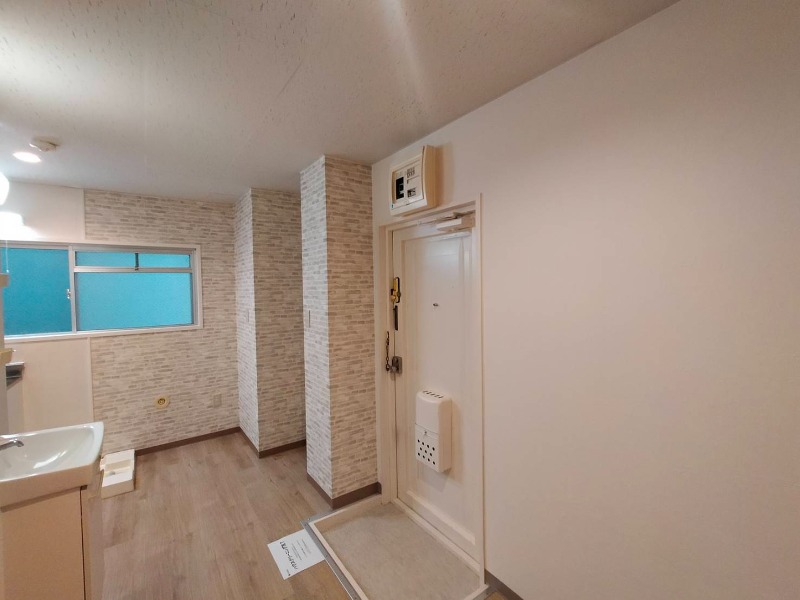 玄関　※他部屋写真使用