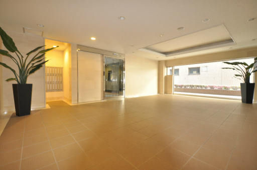 ロビー　落ち着いたロビーです