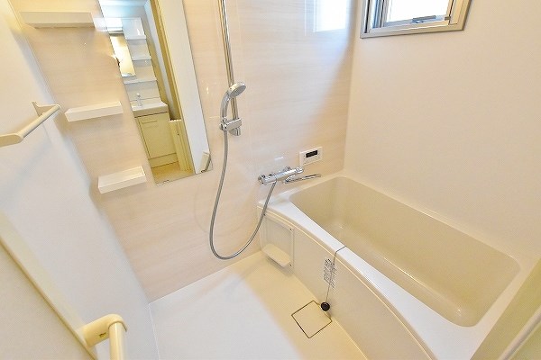 バス・シャワールーム　★追焚機能&浴室乾燥機付き浴室★