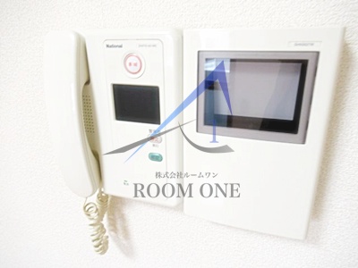 セキュリティ　モニター付きインターホンです。