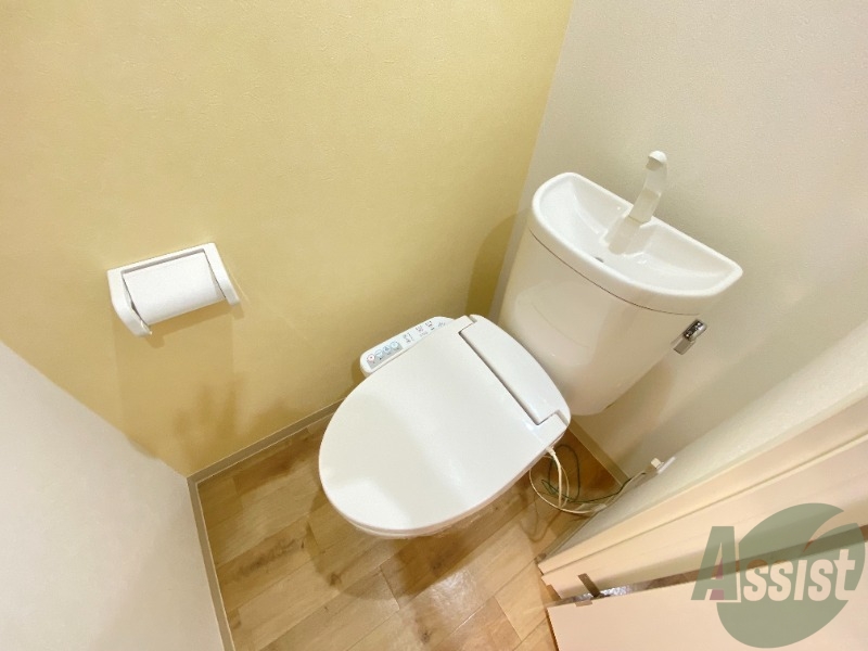 トイレ　こちらはトイレになります。ウォシュレット付きです。