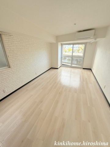 居室・リビング　写真は別のお部屋です。（現況を優先してください）