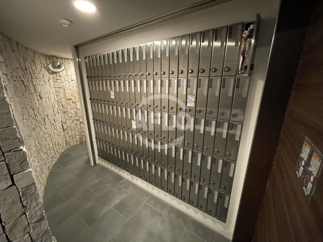 その他共有部分　SERENiTE本町エコート　メールボックス