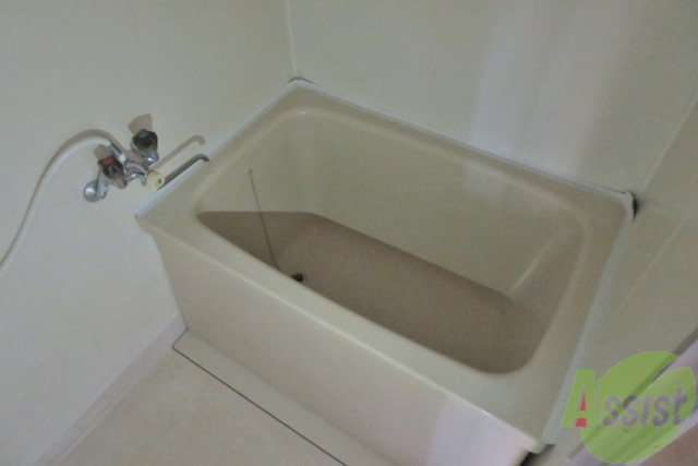 バス・シャワールーム　こちらはバスルームです。一日の疲れをここで癒してください。