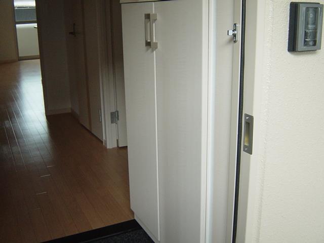 玄関　下駄箱
