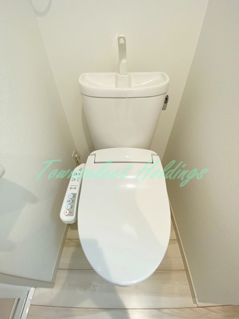 トイレ　温水洗浄便座付き♪