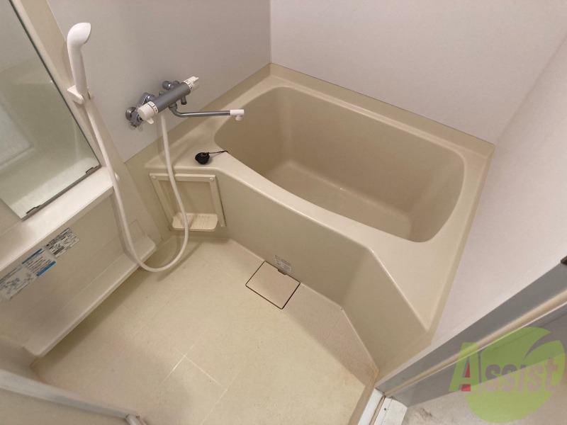 バス・シャワールーム　お風呂になります。一日の疲れを癒してくださいね。