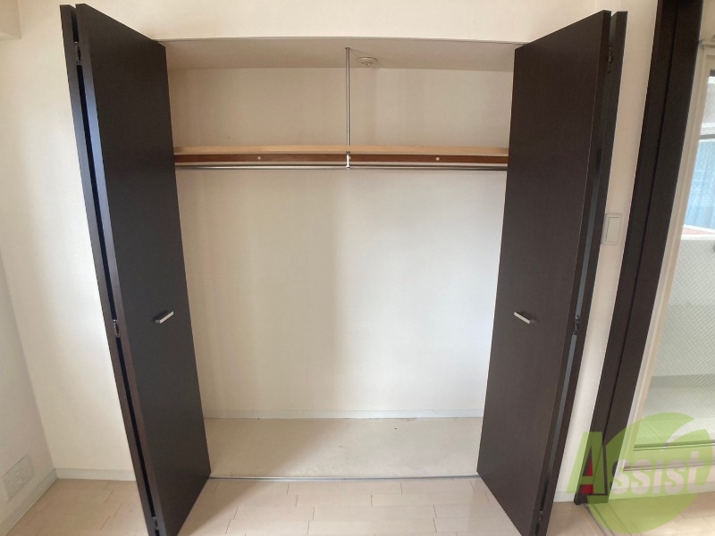 収納　寝室の収納です。部屋がすっきり片付きます。