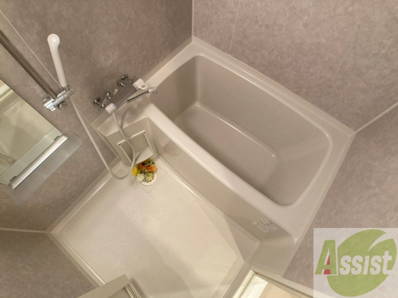 バス・シャワールーム　お風呂になります。一日の疲れを癒してくださいね。