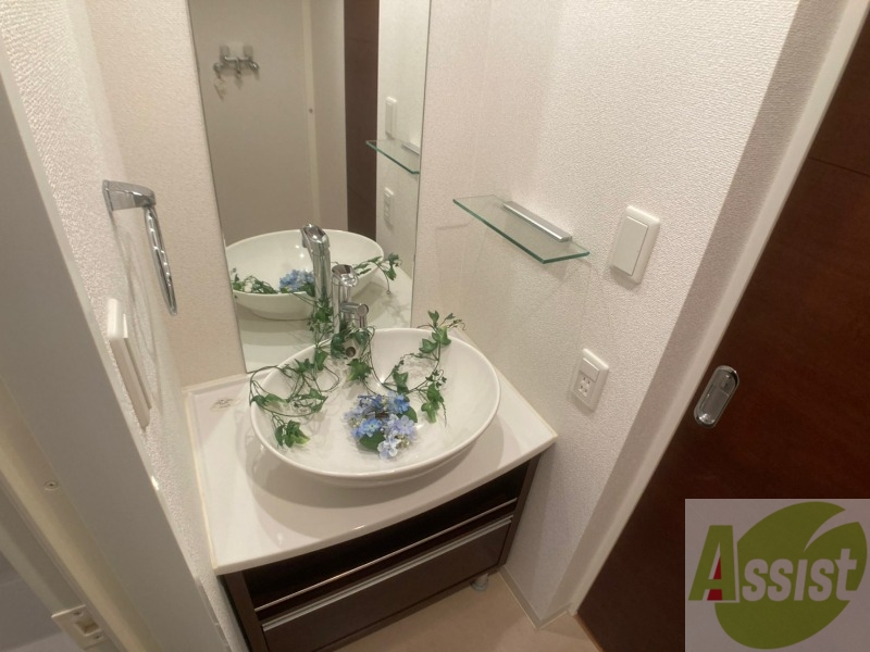 洗面設備　こちらに洗面台があります。朝の洗顔はこちらで。