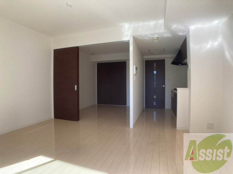 居室・リビング　広くてキレイなお部屋が広がっていて、充実した生活が送れそう。