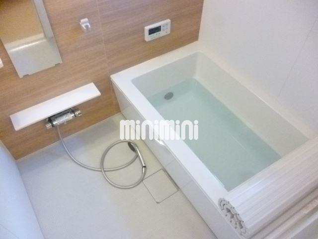 バス・シャワールーム　追焚き機能付き