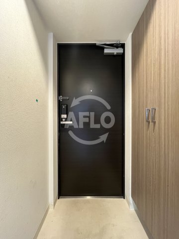 玄関　エスリード新大阪ヴェルデ　玄関