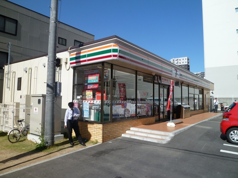 コンビニ　セブンイレブン名古屋東外堀町店（コンビニ）まで972m