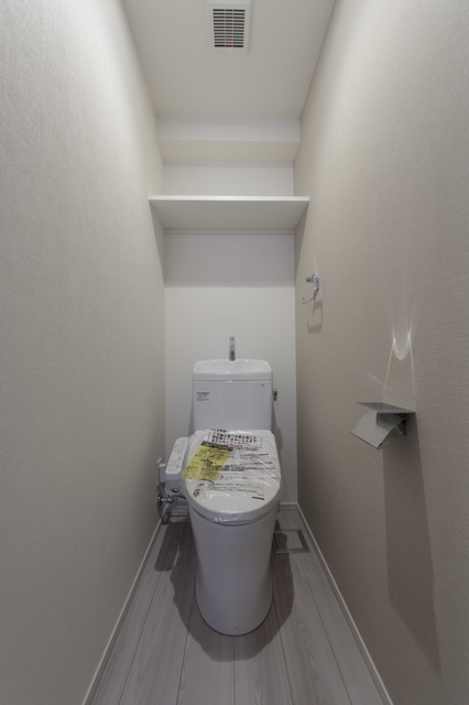 トイレ　※写真は同タイプ住戸です。