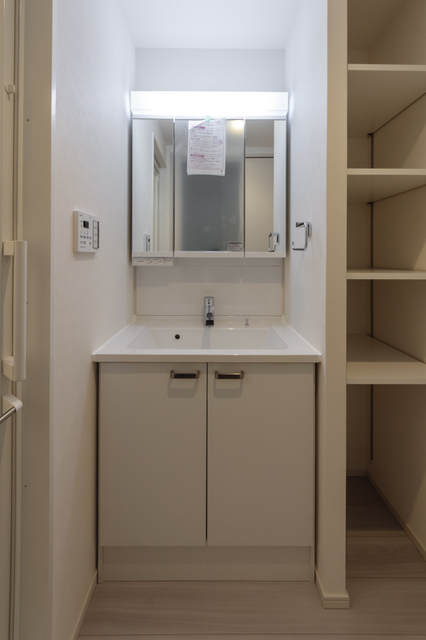 洗面設備　※写真は同タイプ住戸です。