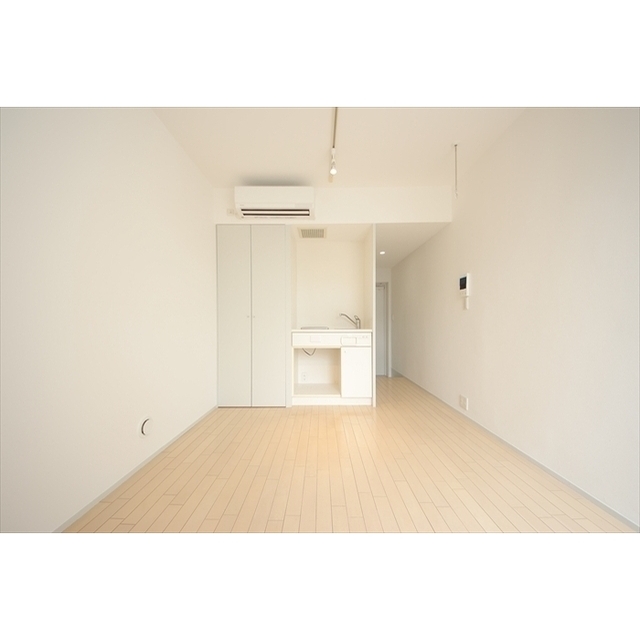 居室・リビング　こちらの居間で趣味の時間をお楽しみください