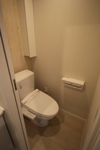 トイレ　温水洗浄便座