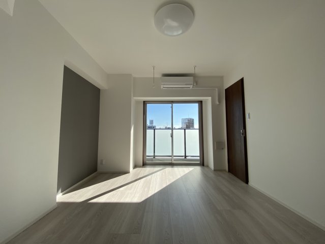 居室・リビング　こちらのリビングで趣味の時間をお楽しみください