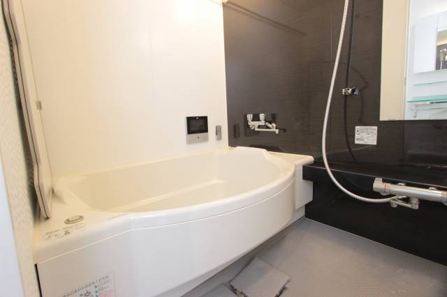 バス・シャワールーム　ゆったりバスルーム