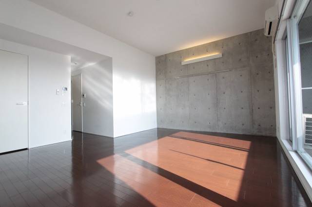 居室・リビング　明るいお部屋です