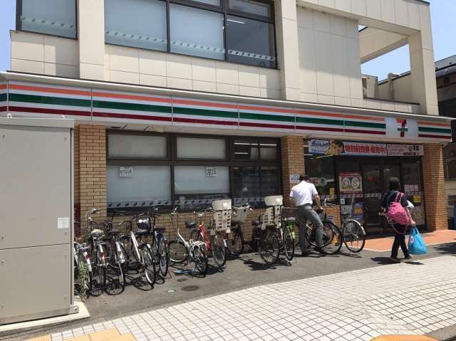 コンビニ　セブンイレブン（コンビニ）まで600m