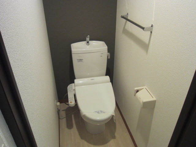 トイレ　※別のお部屋の参考写真になります