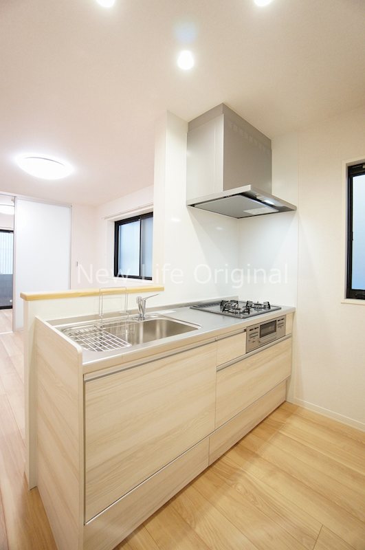 キッチン　グリル付3口ガスコンロ付のシステムキッチンです♪