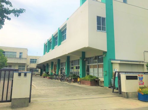 小学校　富田林市立喜志小学校（小学校）まで387m