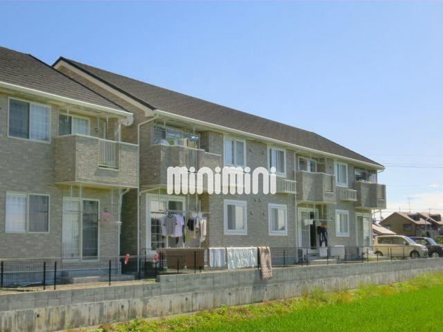 建物外観　明るい光が差し込む外観。