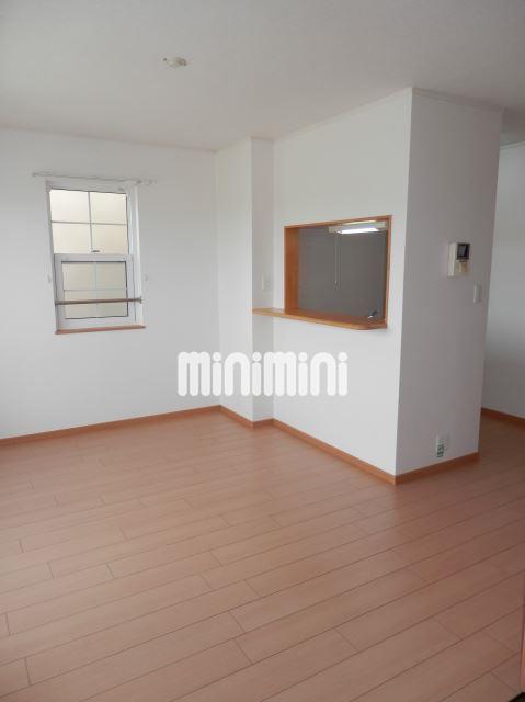 居室・リビング　エアコン付きの快適な空間です。