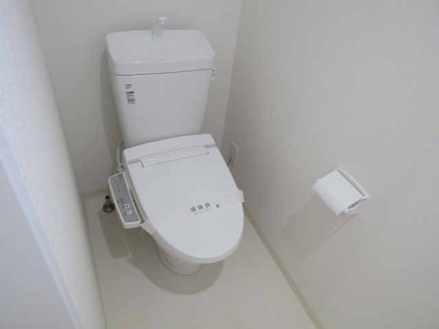 トイレ　温水洗浄便座