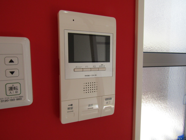 セキュリティ　モニター付きインターホン