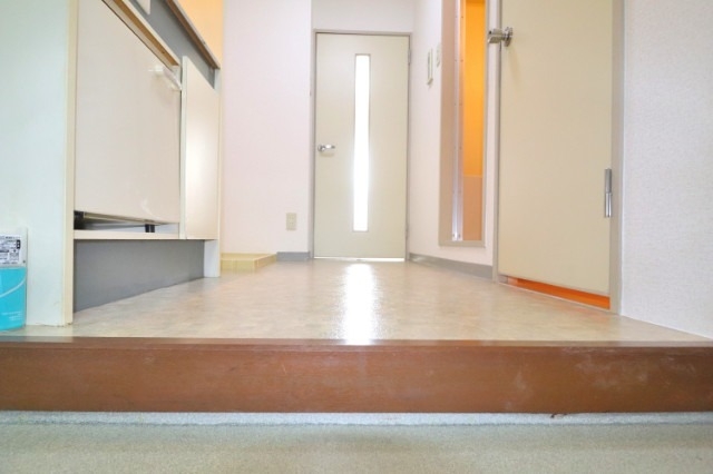 玄関　コンパクトなお風呂！