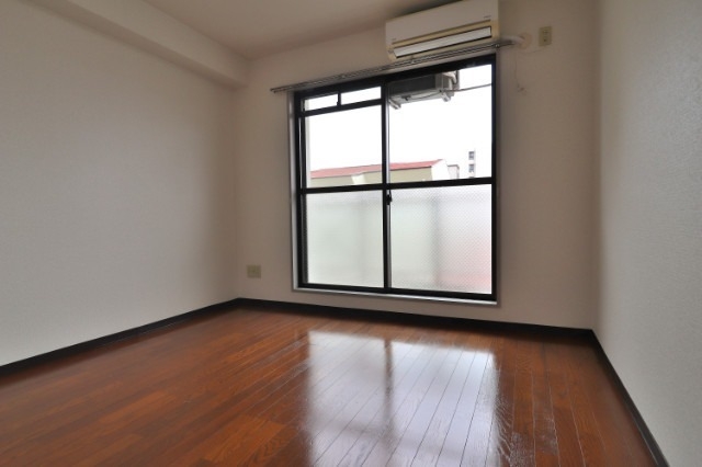 居室・リビング　広々としたリビング