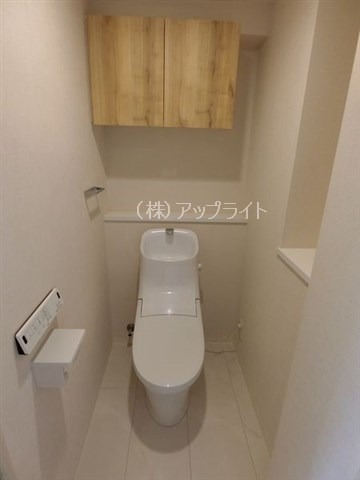 トイレ　温水洗浄便座