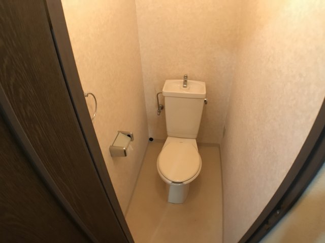 トイレ　コンパクトで使いやすいトイレです♪