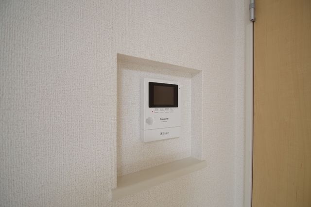セキュリティ　★モニタ付きインターホンなので応対も安心です★