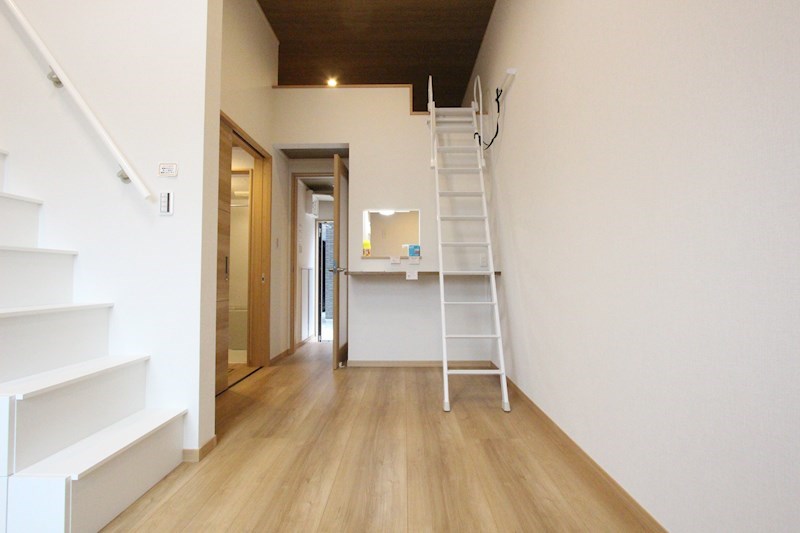 居室・リビング　他部屋