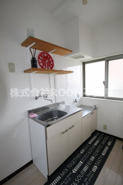 キッチン　コンパクトなキッチンで掃除もラクラク