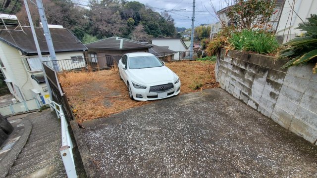 眺望　駐車場入り口からの写真。奥に広くなる形状になってます。
